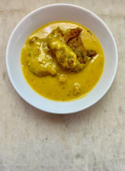 Besan Kadhi (Chickpea Flour Yogurt Curry)