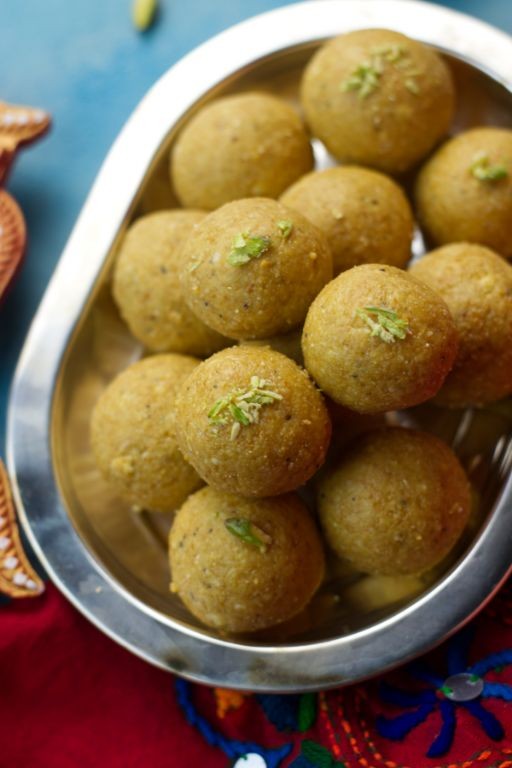 Besan Laddu (Sweet Chickpea Flour Balls)
