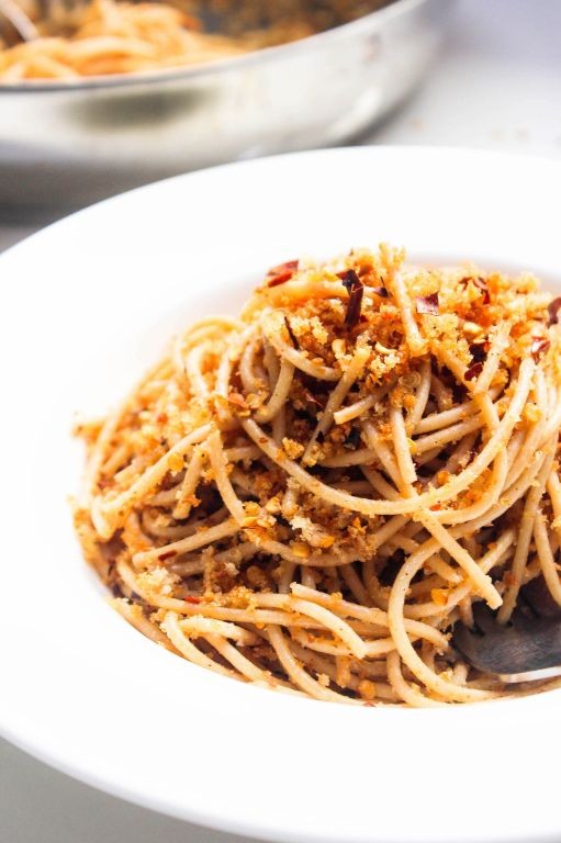 Garlic Butter Spaghetti with Toasted Breadcrumbs