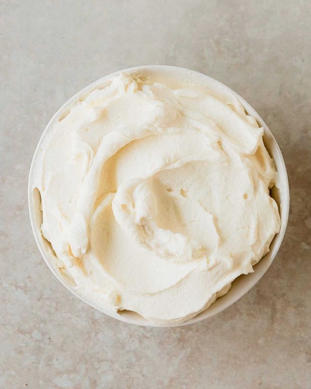 Light and Airy Vanilla Mascarpone Frosting