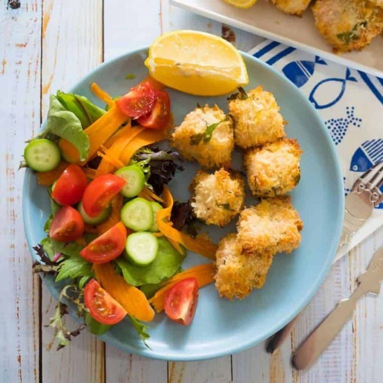 Panko-Crusted Salmon Bites with Lemon Aioli