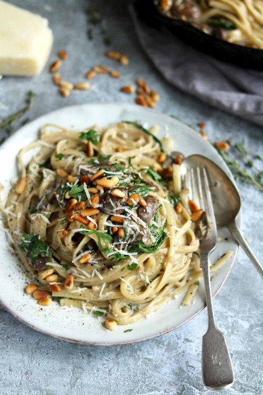 Spaghetti with Mushroom and Spinach Cream Sauce
