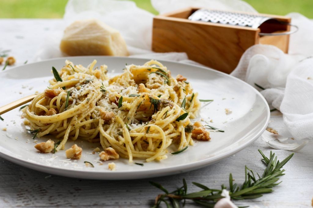 Spaghetti with Walnut and Rosemary Pesto