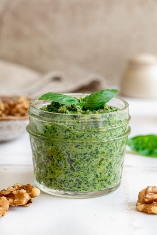 Spinach and Walnut Vegan Pesto