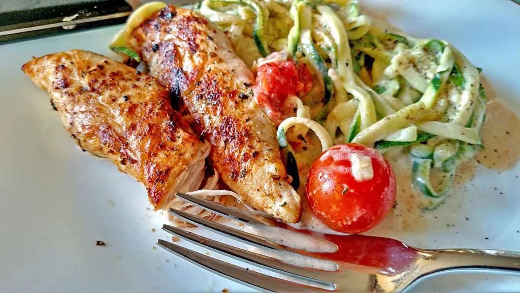 Tuscan Chicken and Zucchini Noodles