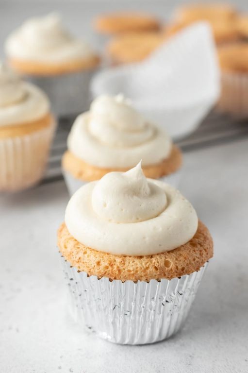 Vanilla Cloud Frosting with Marshmallow Fluff
