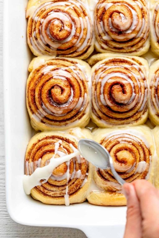 Airy Vegan Cinnamon Rolls