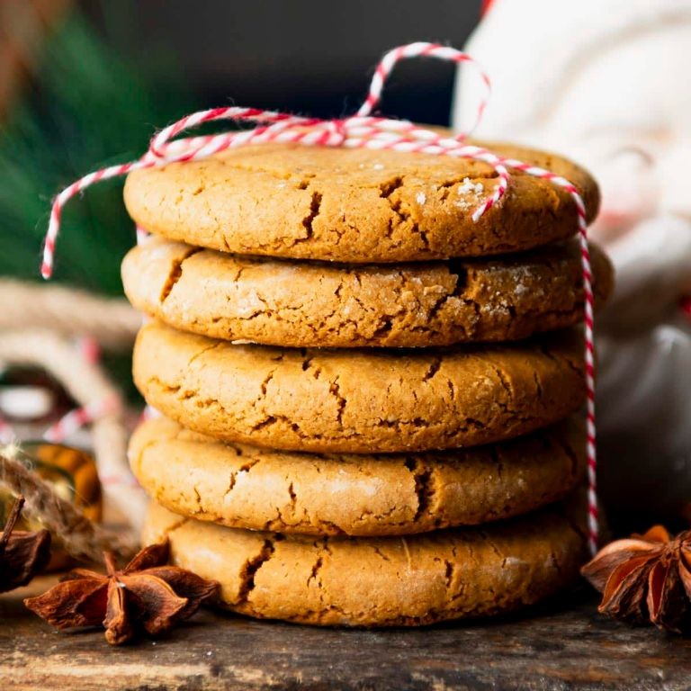 Allspice and Molasses Gingerbread Cookies