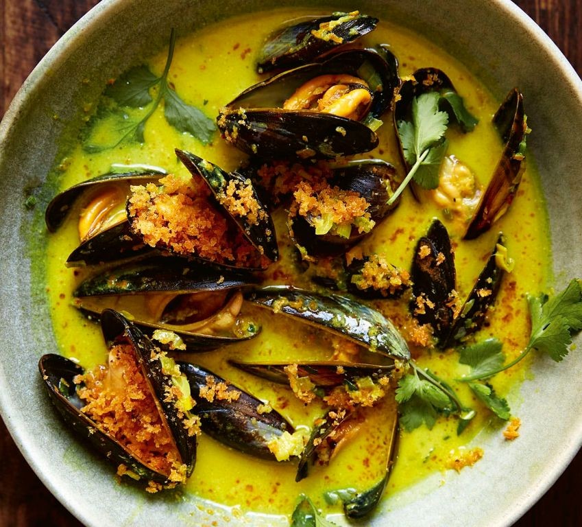 Banana Leaf Mussels with Lemongrass