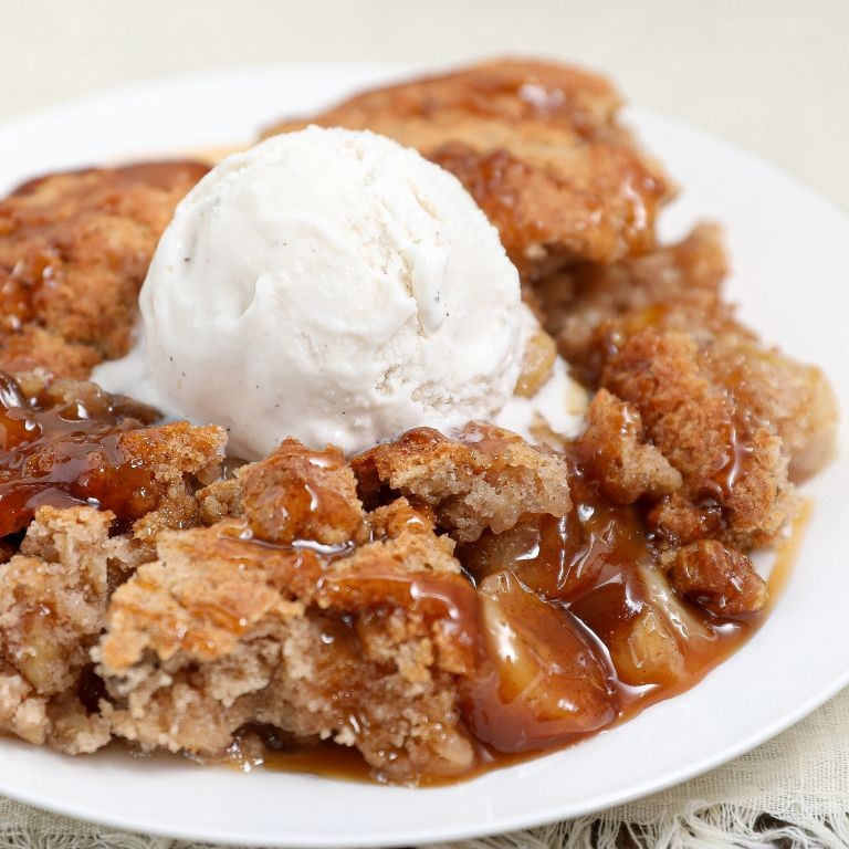 Banana Pudding Cobbler with Caramel Sauce