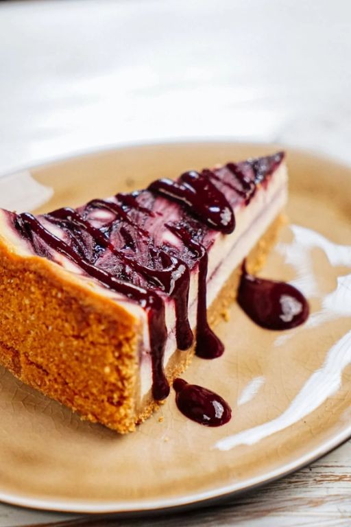 Blackberry Crown Cheesecake with Vanilla Drizzle