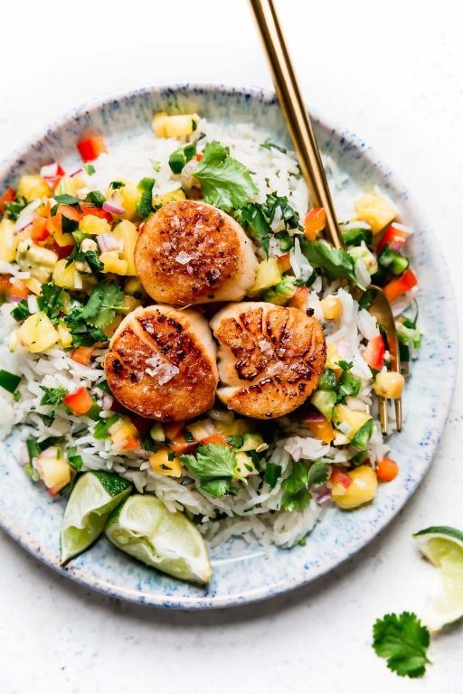 Blackened Scallops with Mango Salsa