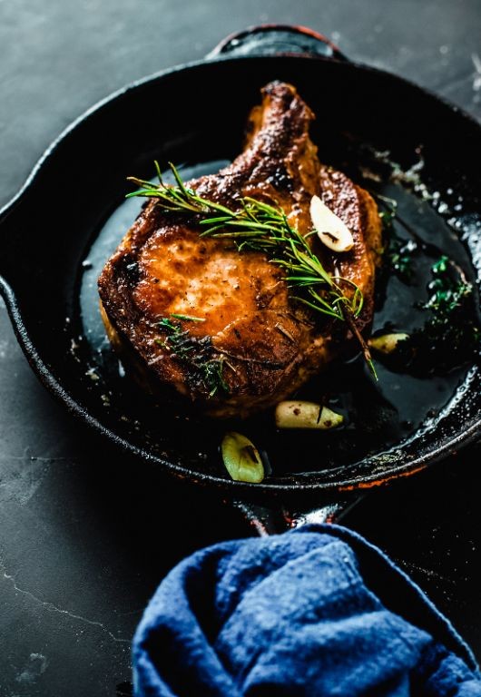 Bone-In Pork Chops with Garlic and Thyme