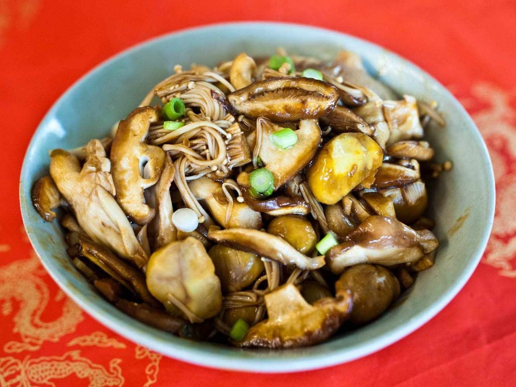Braised Water Chestnuts with Soy Sauce