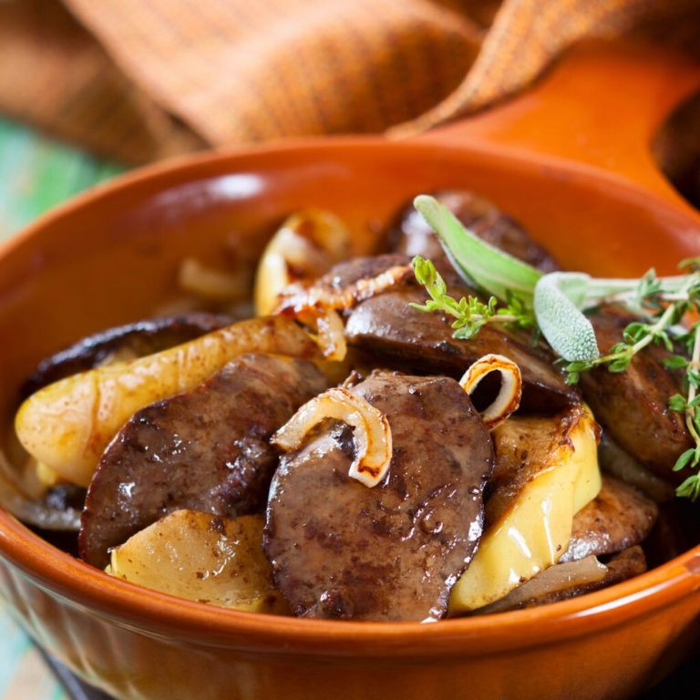 Caramelized Chicken Liver with Apples and Thyme