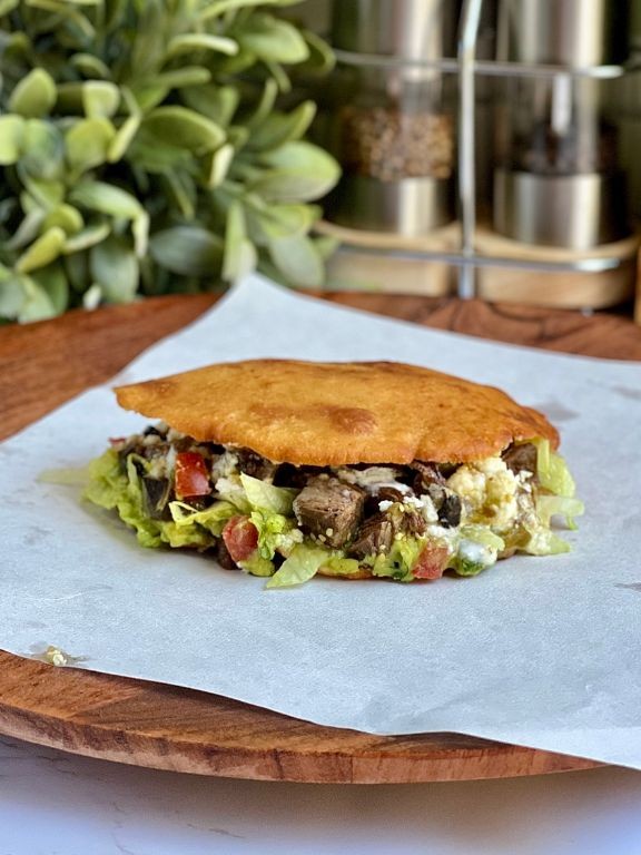 Carne Asada Gorditas with Guacamole
