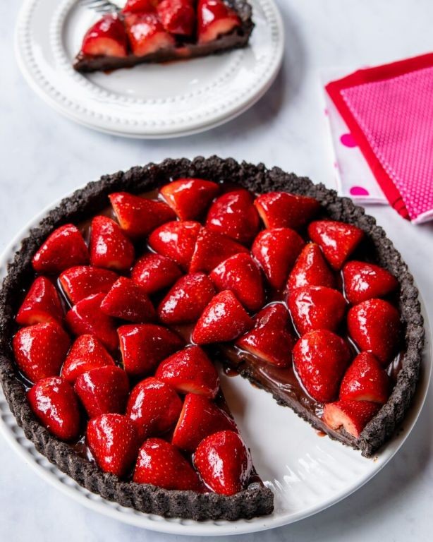 Chocolate Covered Strawberry Tart