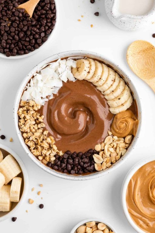 Chocolate Peanut Butter Banana Smoothie Bowl