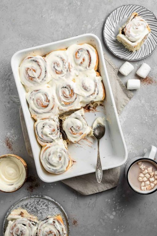 Cinnamon Roll Vodka Hot Chocolate