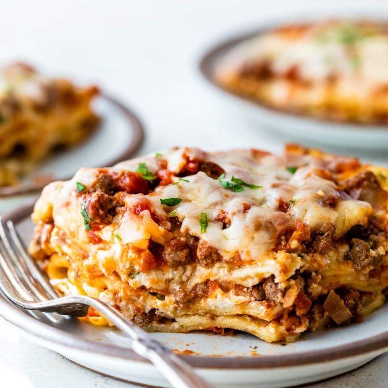 Classic Cottage Cheese Lasagna with Ground Beef