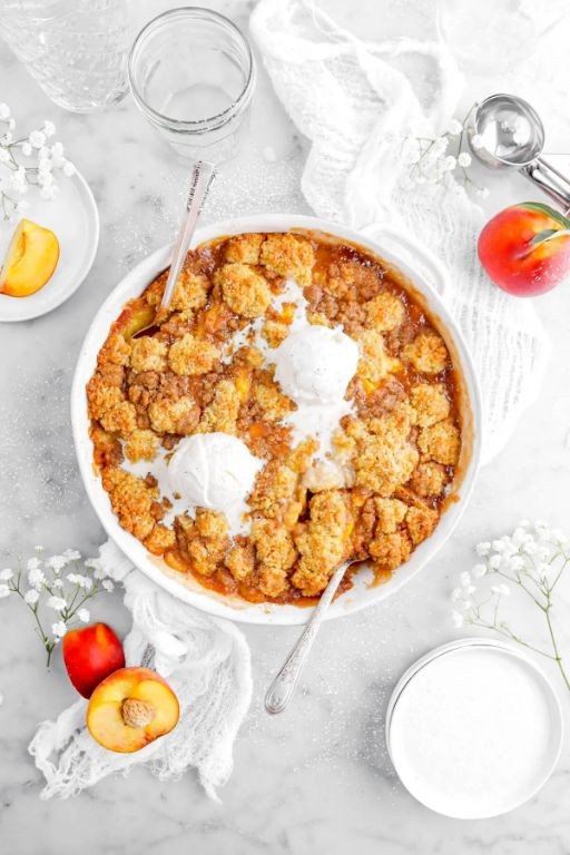 Classic Peach Cobbler with Cinnamon Streusel