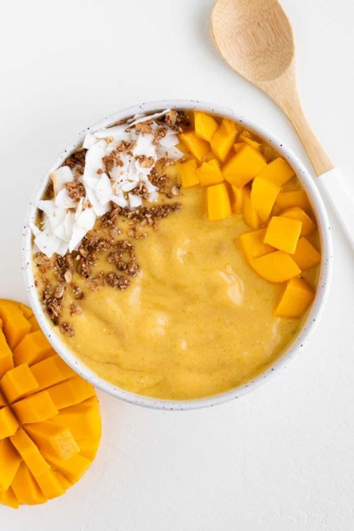 Coconut Mango Turmeric Smoothie Bowl