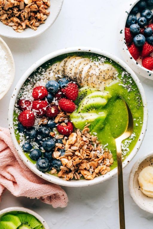 Collagen-Rich Green Smoothie Bowl