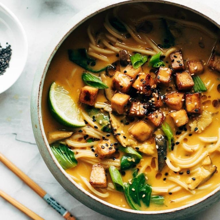 Creamy Coconut Curry Ramen