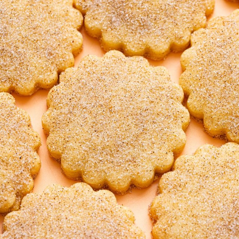 Crumbly Vegan Shortbread Cookies
