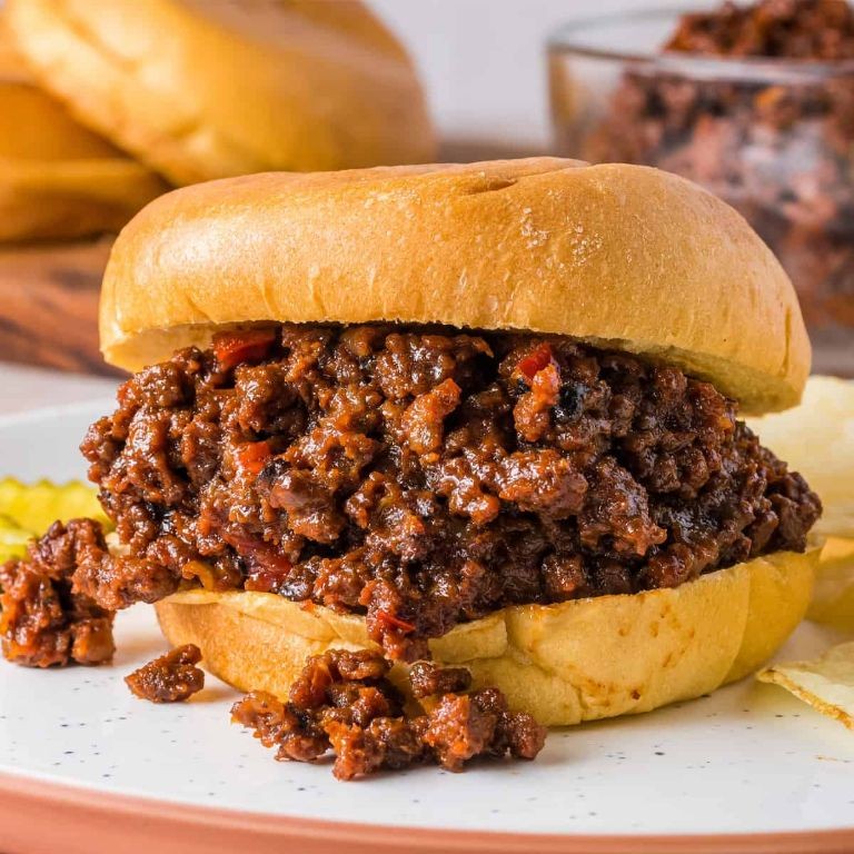 Easy Crockpot Sloppy Joe Sandwiches