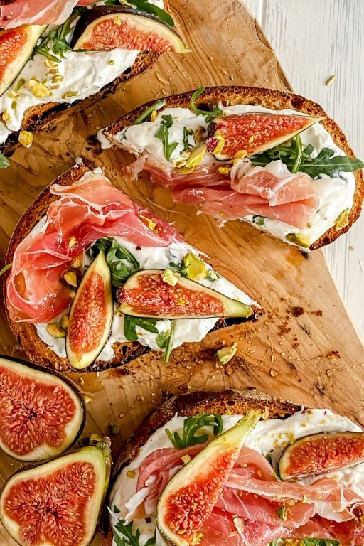 Fresh Fig and Ricotta Bruschetta