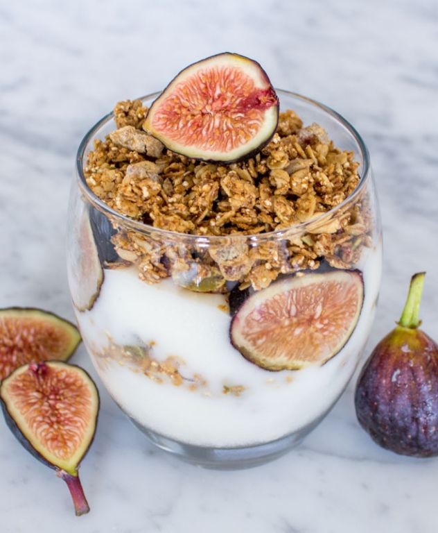 Fresh Fig and Yogurt Parfait
