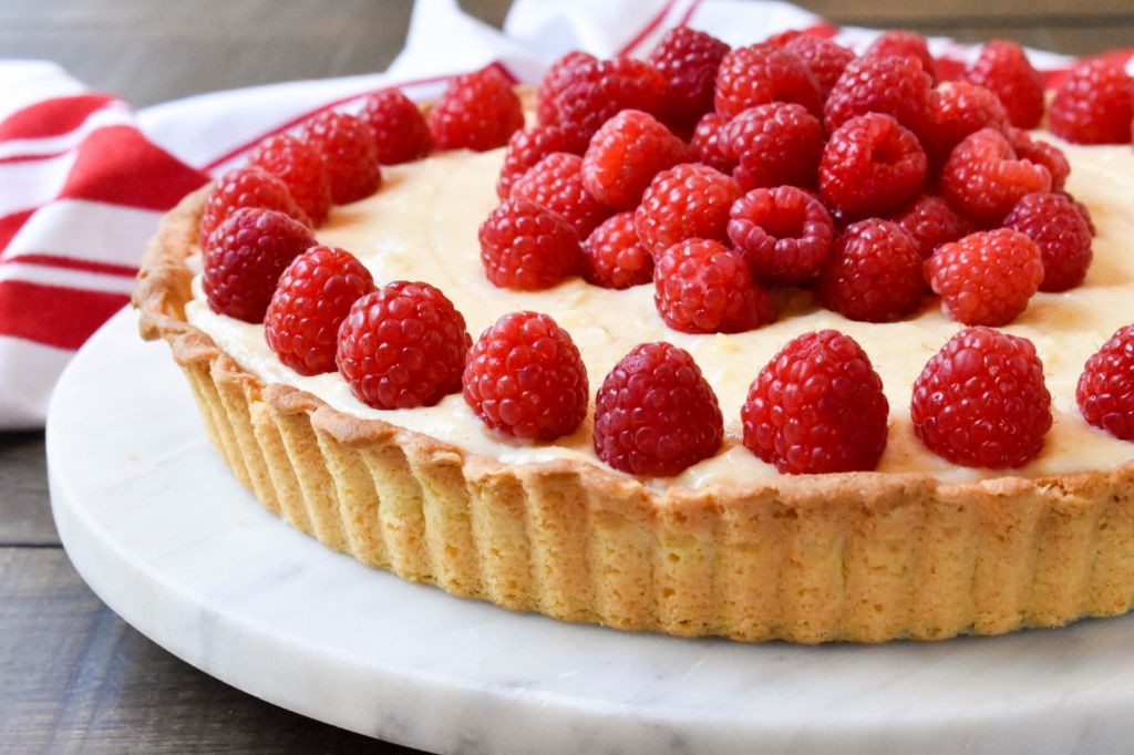 Fresh Raspberry Pie with Vanilla Bean Cream