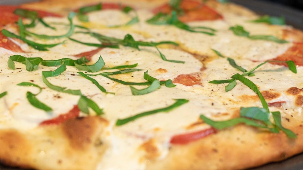 Garlic Butter Margherita Pizza