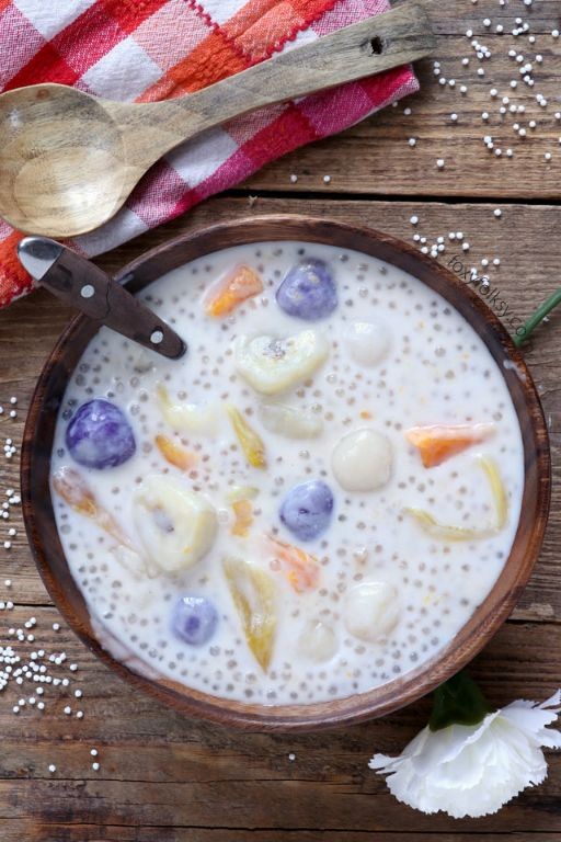 Ginataang Bilo-Bilo (Sticky Rice Balls in Coconut Milk)