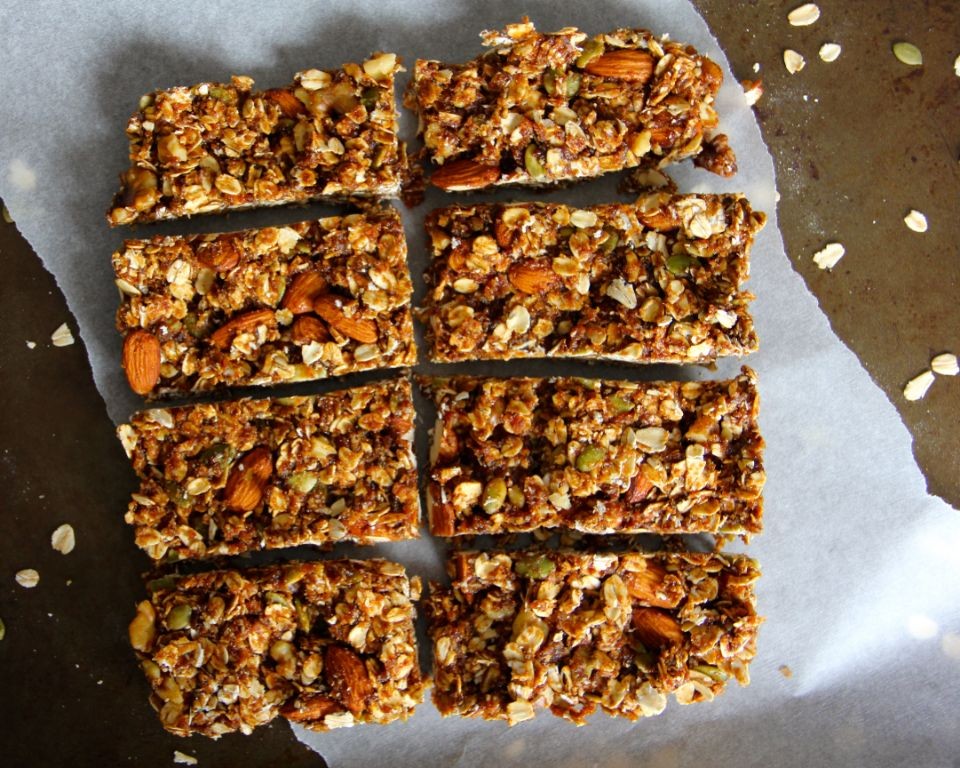 Gingerbread Energy Bars with Molasses