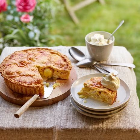 Gooseberry Pie with Cardamom Infusion