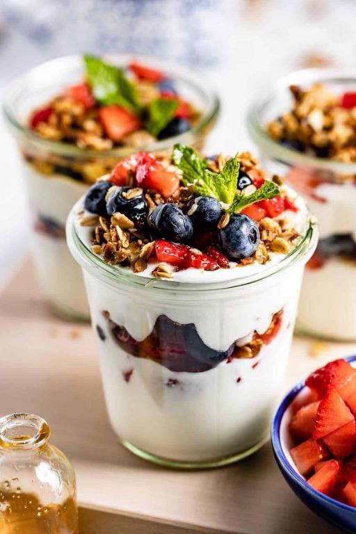 Greek Yogurt Parfait with Fresh Berries and Granola