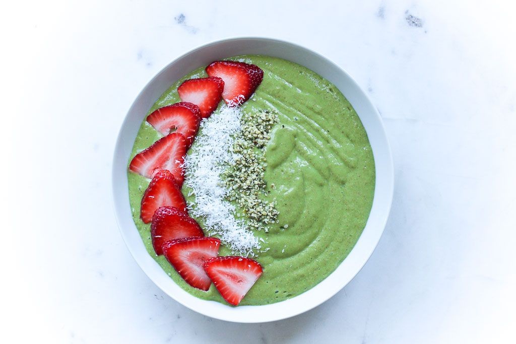 Green Goddess Spinach Smoothie Bowl