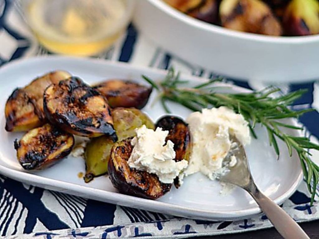 Grilled Fresh Figs with Mascarpone