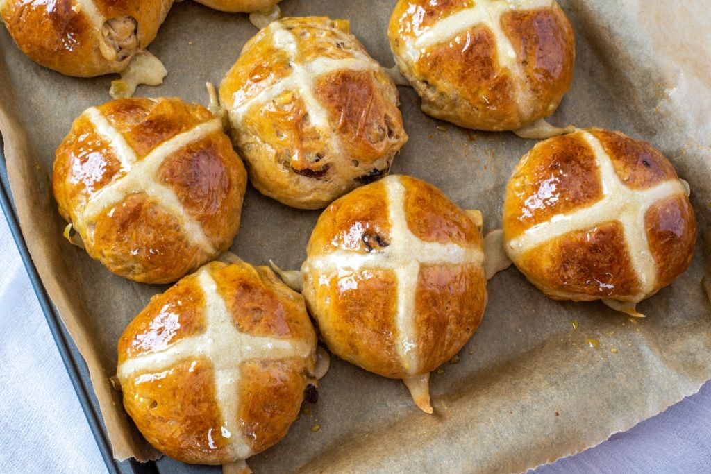 Hot Cross Buns with Orange Glaze