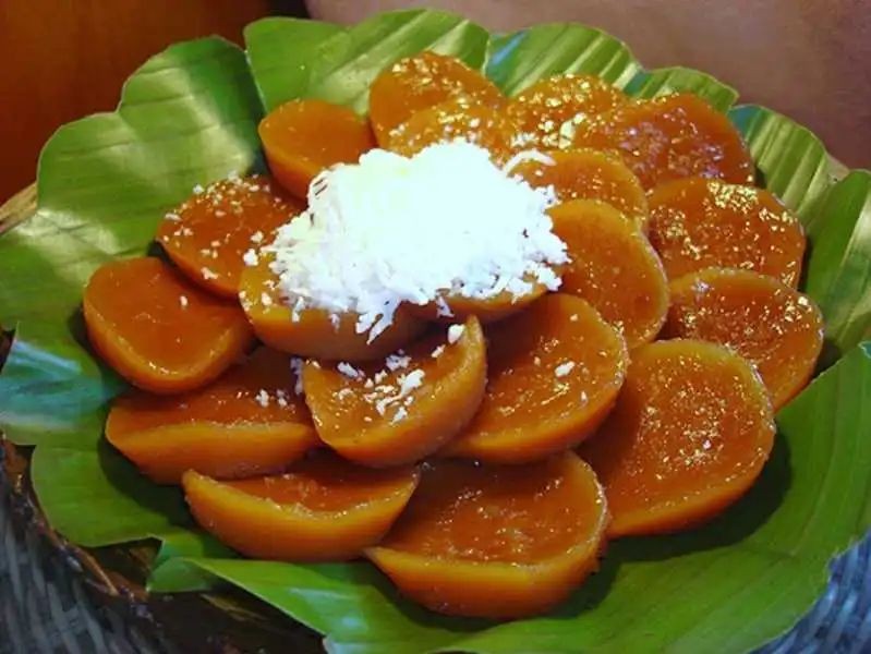 Kutsinta (Brown Rice Cake)
