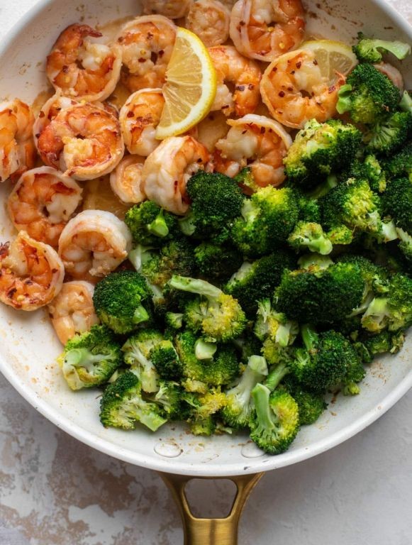 Lemon Garlic Shrimp and Broccoli Stir-Fry