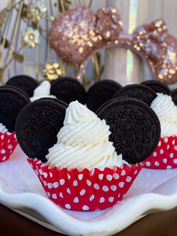 Minnie Mouse Mini Cheesecakes