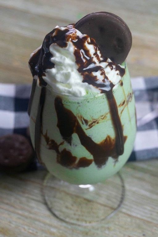Mint Chocolate Vodka Cupcake Shake