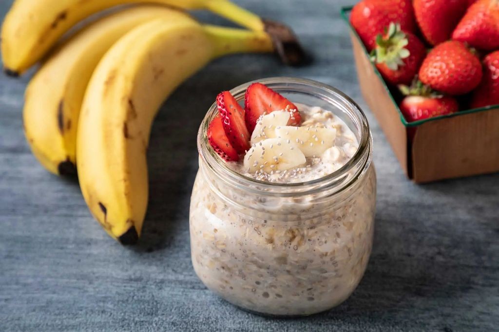Overnight Oats with Chia Seeds and Almond Milk