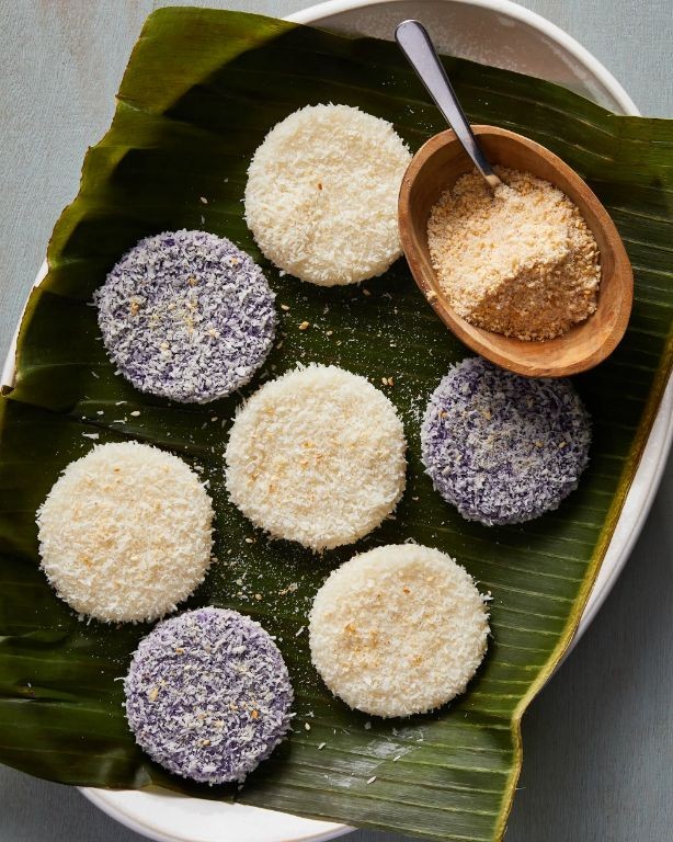 Palitaw (Sweet Rice Cakes with Coconut)