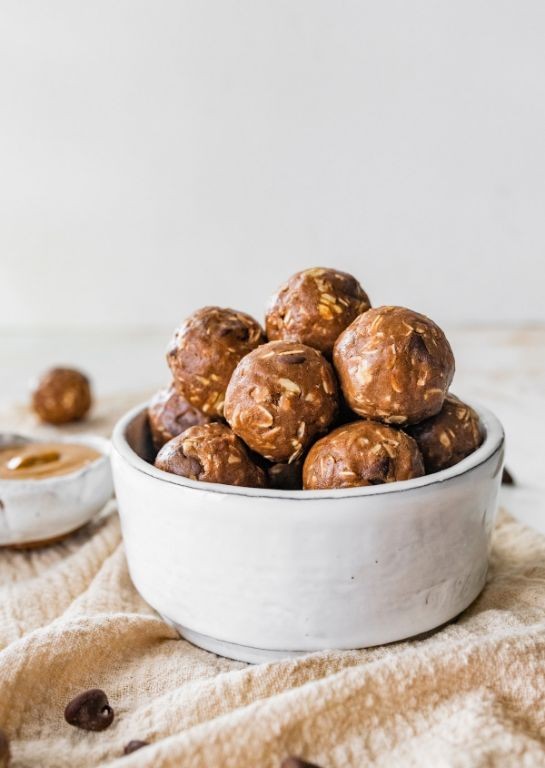 Peanut Butter Chocolate Protein Balls