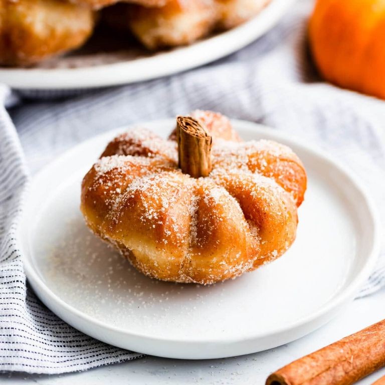 Pumpkin Spice Donuts