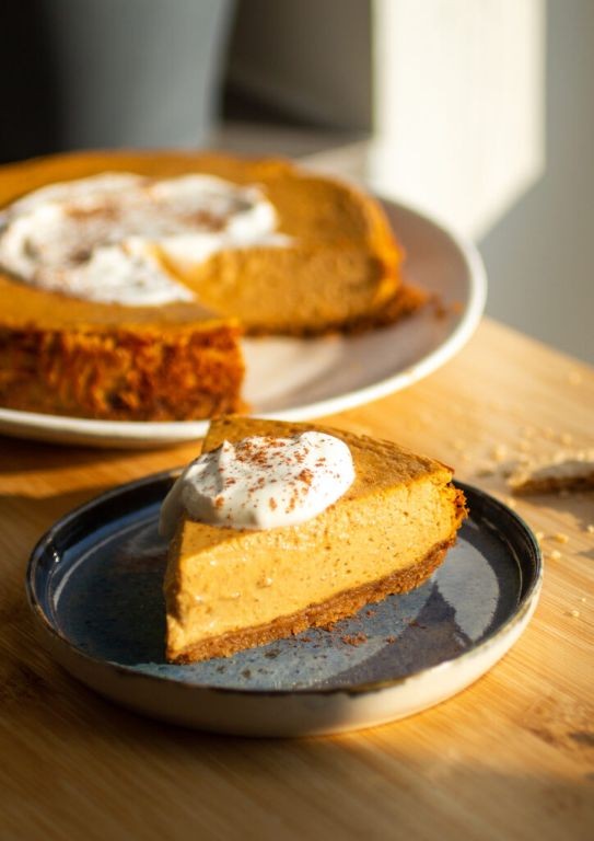 Pumpkin Spice Yogurt Cheesecake